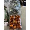 Image 2 : CHRISTMAS LIGHTS AND DECORATIVE BALLS