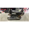 Image 1 : SINGER SEWING MACHINE