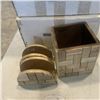 Image 2 : 2 CASES OF WOODEN KITCHEN DECOR