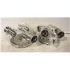 Image 1 : 2 FLUSH MOUNT CEILING LIGHTS