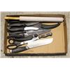 Image 1 : FLAT OF KNIVES WITH SCISSORS AND SHARPENER