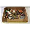 Image 1 : VINTAGE KEY CHAINS