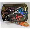 Image 1 : TIN FULL OF SCISSORS