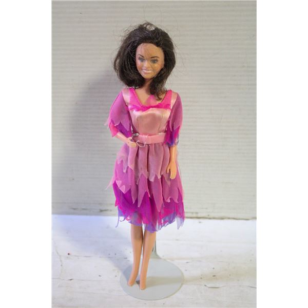 VTG 1966 MARIE OSMOND BARBIE PON STAND