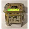 Image 1 : VINTAGE PORTABLE HOT PLATE HAS OIL BURNER