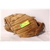 Image 1 : VINTAGE REACH BASEBALL GLOVE M90 MONSTER