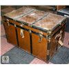 Image 1 : VINTAGE TRUNK H-23" W-23" L-37"