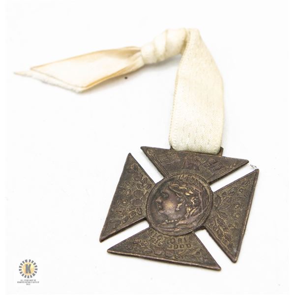 MEDALLION QUEN VICTORIA DIAMOND