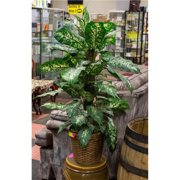 FAUX DUMBCAN 40" PLANT