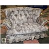 Image 1 : VINTAGE UPHOLSTERED LOVE SEAT