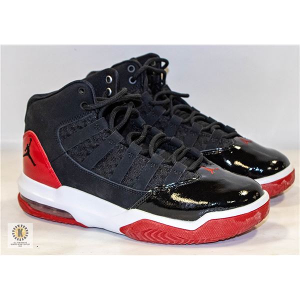 NEW JORDAN MAX SIZE 4Y