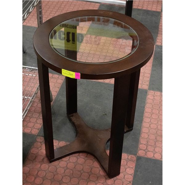 END TABLE GLASS INSERT (HARDWARE NEEDS TIGHTEN)