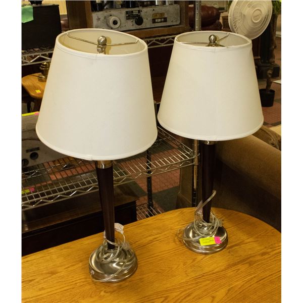 PAIR OF LAMPS