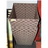 Image 1 : LOT OF 3 BROWN WOVEN HAMPERS