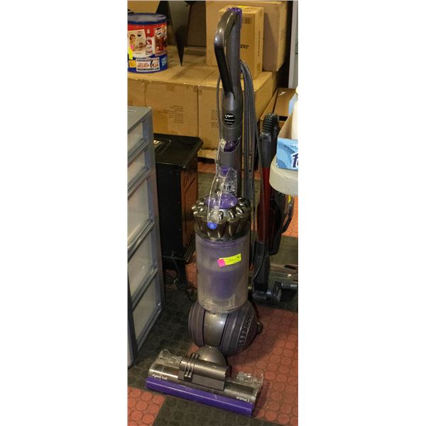 DYSON STANDUP VACUUM