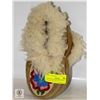 Image 1 : VINTAGE BEADED MOOSE HIDE MOCASSINS SIZE 8