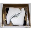 Image 1 : SOFT SKATE FEMALE SIZE 7 FIGURE SKATES IN BOX