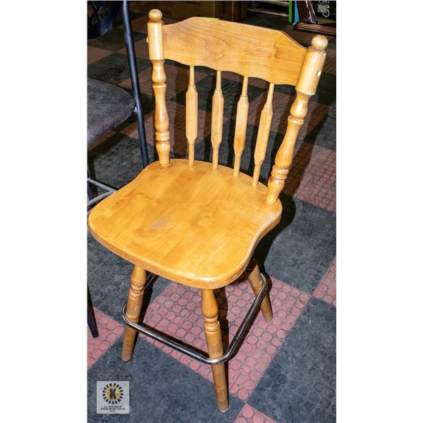 SWIVELING BAR HEIGHT DINING CHAIR