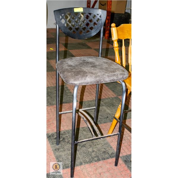 BLACK STOOL