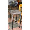Image 1 : BLACK STOOL