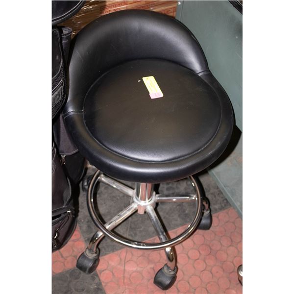 GARAGE ADJUSTABLE STOOL