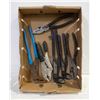 Image 1 : FLAT WITH HEAVY DUTY HAND TOOLS INCL.