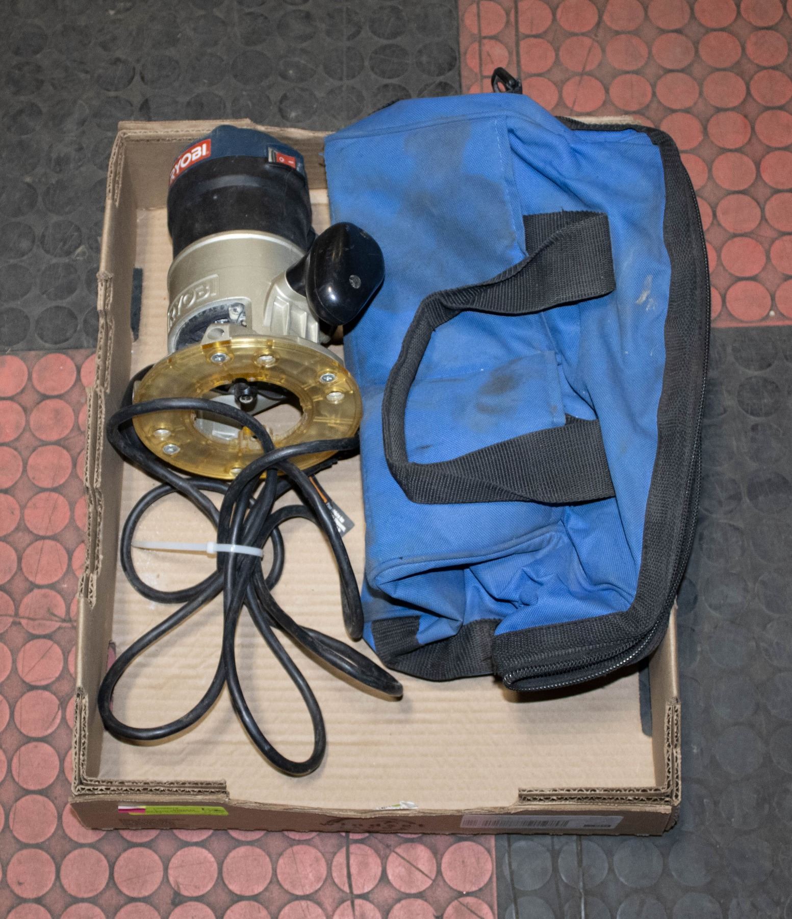 FLAT WITH RYOBI R163 - 8.5 AMP ROUTER, 25,000