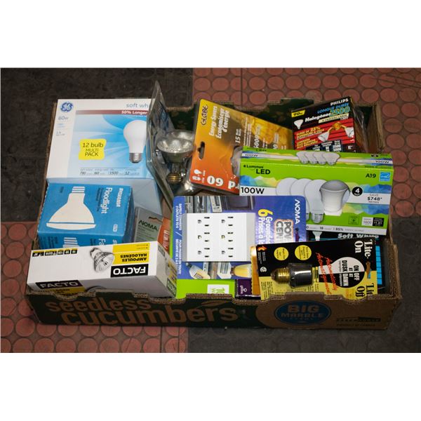 LARGE FLAT OF ASSORTED LIGHTBULB