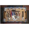 Image 1 : FLAT WITH 12 ASSORTED HAND TOOLS INCL. ALL