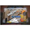Image 1 : FLAT WITH ASSORTMENT OF HOME HANDYMAN TOOLS