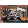 Image 1 : BOX OF AUTOMOTIVE PARTS AND ACCESSORIES