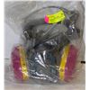 Image 1 : 3M 6503Q HALF MASK WITH FILTERS AND UVEX
