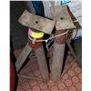 Image 1 : PAIR OF JACK STANDS