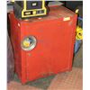 Image 1 : RED STEEL ROLLING BOTTOM CABINET TOOL