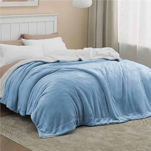 1 Bedsure Sherpa Fleece Ultra Soft King-Size Blanket (108 x 90") - Blue - New in Box!