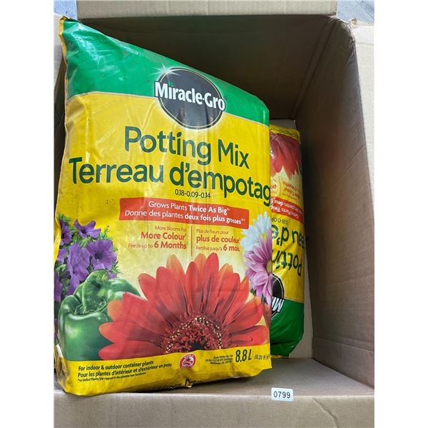 3 Bags of MiracleGro Potting Mix; For Indoor/Outdoor Plants - 8.8L Each - New