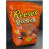 Image 2 : 1 Reese's Pieces Peanut Butter Bulk Candy Bag - Large 1.36KG Bag - New (BB: MAY/2025)
