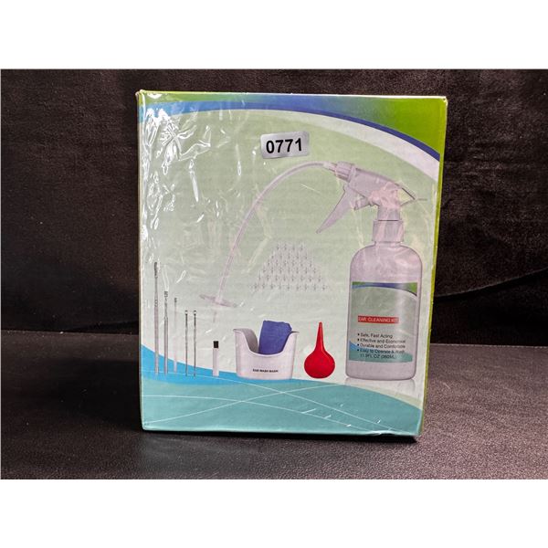 1 Ear Wax Removal/Irrigator Tool with 40 Tips - New