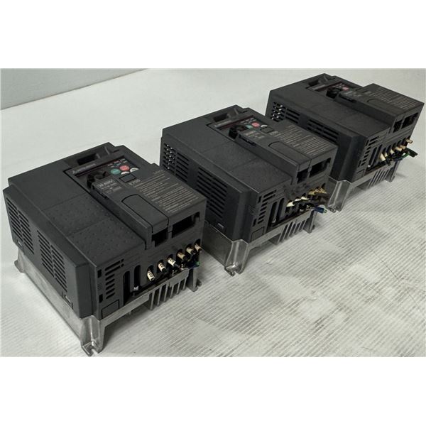 (3) Mitsubishi FR-E740-026SC-NA Inverters