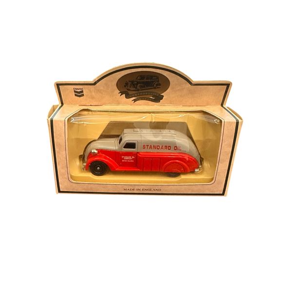 New in Box Lledo Commemorative Model Streamline Tank Truck "Standard Oil" Made in England