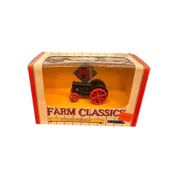 New in Box Ertl Farm Classics English Fordson Tractor 1/43 Scale Model 2526