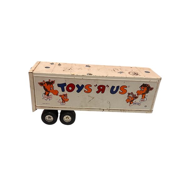 Vintage ERTL Toys R Us 18 Wheeler Trailer Model (Aprox 16" x 5")