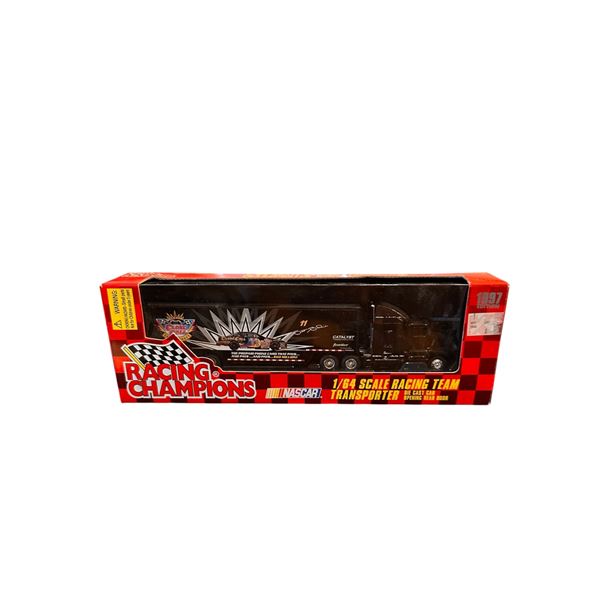 Racing Champions NasCar 1/64 Scale Racing Team Transporter Die-Cast Cab 1997 Edition