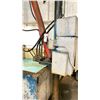 Image 2 : HYDRAULIC/ELECTRIC HOIST CAPABLE OF LIFTING SEVERAL THOUSAND LBS. APPROX 17' MAST. PURCHASER