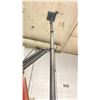 Image 5 : HYDRAULIC/ELECTRIC HOIST CAPABLE OF LIFTING SEVERAL THOUSAND LBS. APPROX 17' MAST. PURCHASER