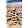 Image 3 : BIN OF SPECIALTY CLAMPS