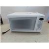 Image 1 : Panasonic 21'' Microwave Needs Cleaning 
