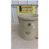 Image 1 : Medalta 8 Gal Crock 