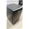 Image 2 : Danby Bar Fridge 27'' x 18'' x 18'' 