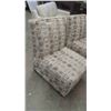 Image 2 : 2 Living Room Matching Chairs 